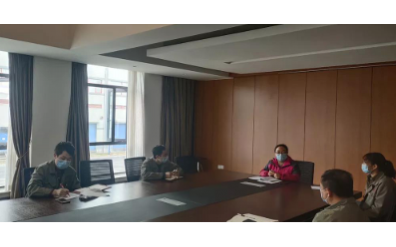 黨旗下，他們用奉獻編織阻擊疫情防護網